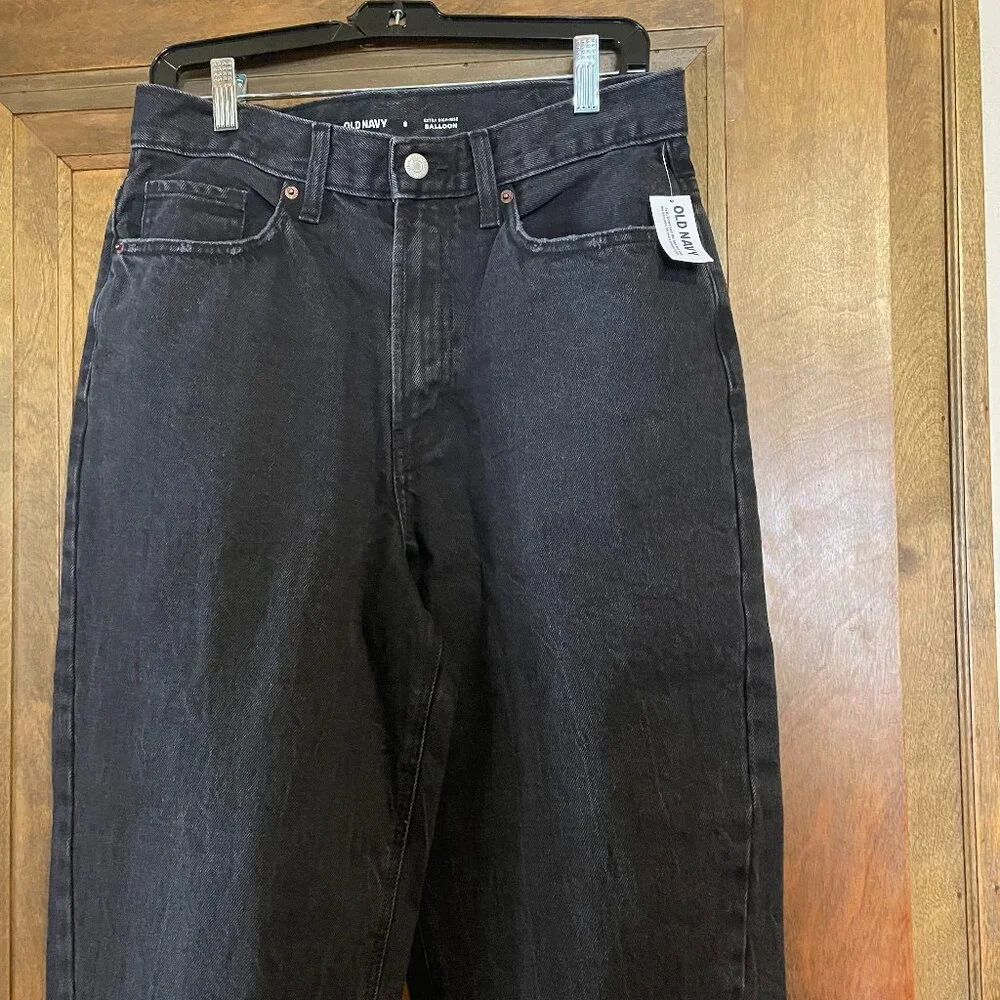 FIRM. NWT Old Navy Dark Wash Denim Jeans Extra High-Rise Balloon. Size 8 Women's - Picture 4 of 16